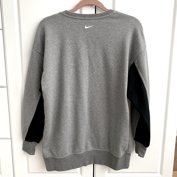 Nike Dri-Fit  logo sweatshirt - Picture 4 of 7